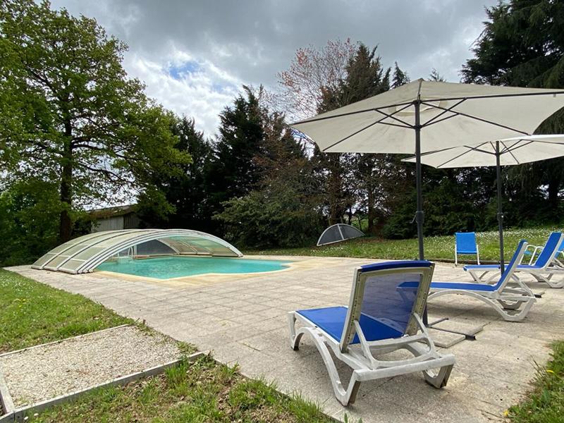 Propriété - 410 m² - 12 pièces