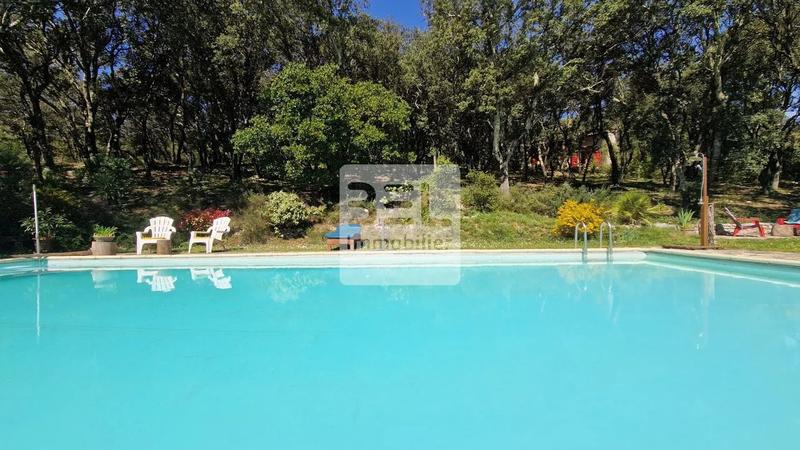 Propriété - 750 m² - 25 pièces