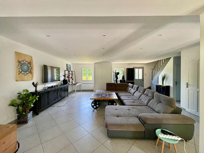 Maison - 230 m² - 7 pièces