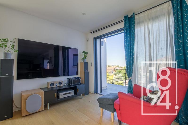 Maison - 270 m² - 5 pièces