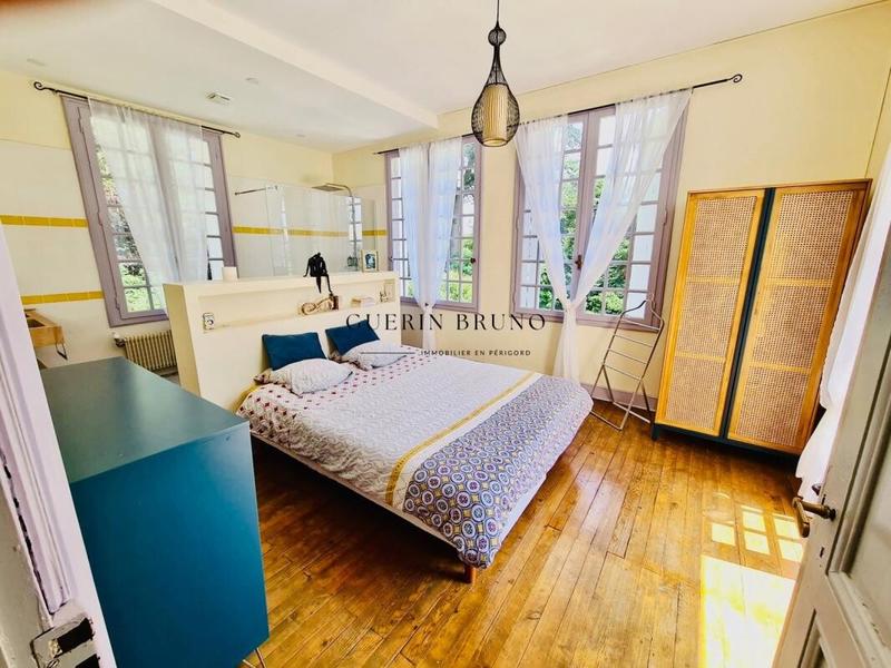 Villa - 280 m² - 9 pièces