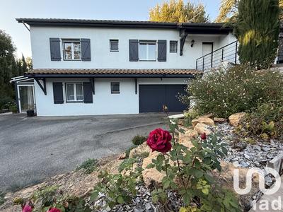 Maison - 183 m² - 7 pièces