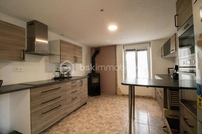 Maison - 220 m² - 10 pièces