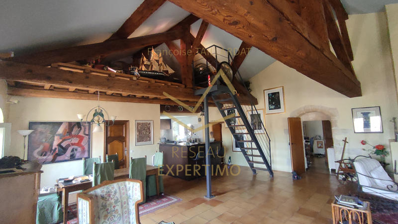 Appartement - 185 m² - 5 pièces