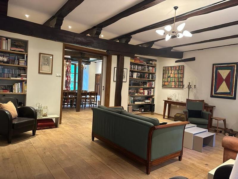 Moulin - 230 m² - 6 pièces