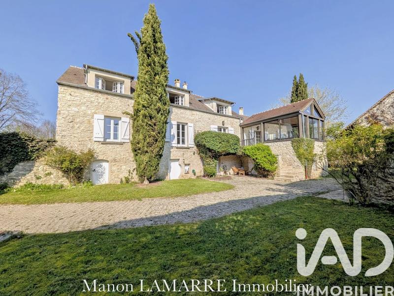 Maison - 210 m² - 8 pièces