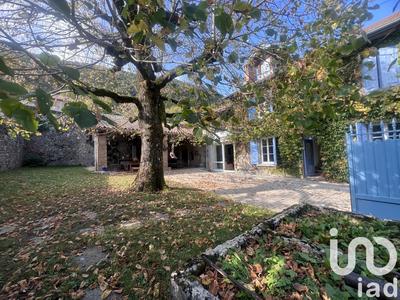 Maison - 283 m² - 11 pièces