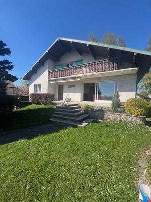 Maison traditionnelle - 231 m² - 9 pièces