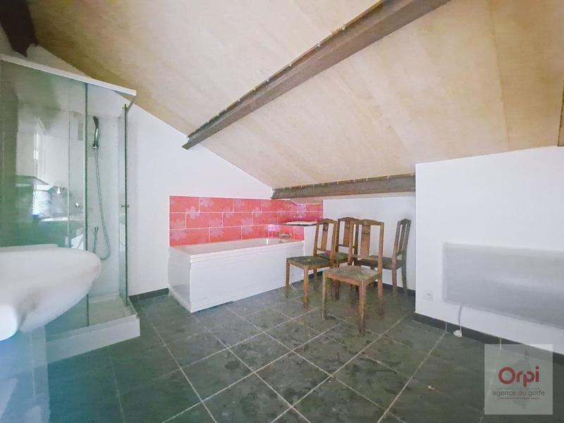 Maison - 363 m² - 1 pièce