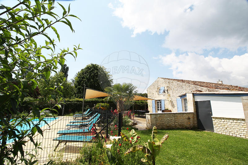 Demeure - 200 m² - 10 pièces