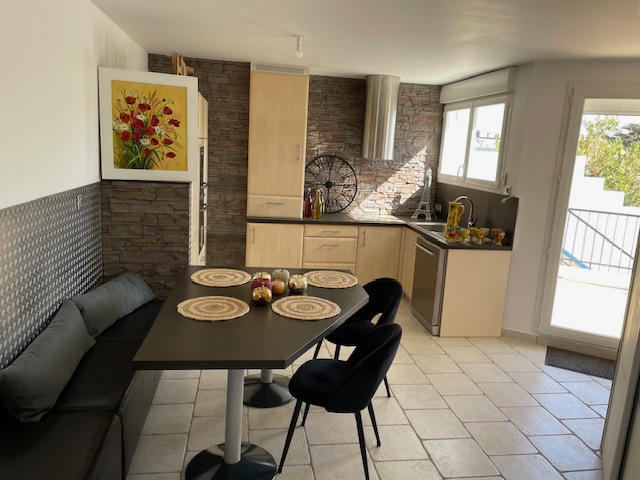 Appartement - 100 m² - 5 pièces
