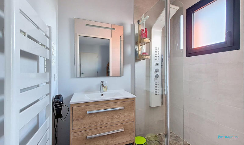 Maison traditionnelle - 140 m² - 6 pièces