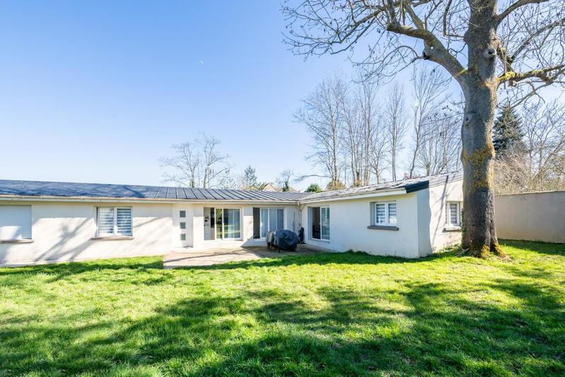 Villa - 328 m² - 8 pièces