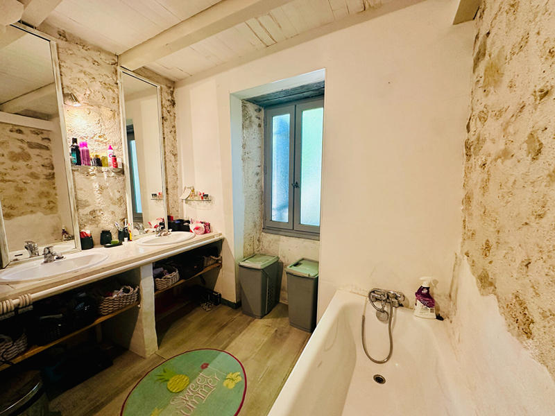 Maison - 255 m² - 7 pièces