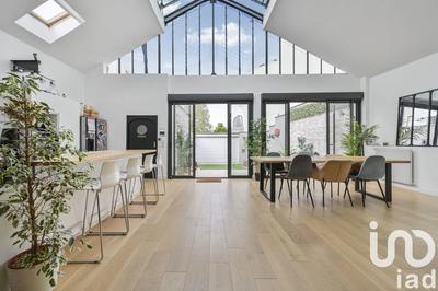 Maison - 230 m² - 9 pièces