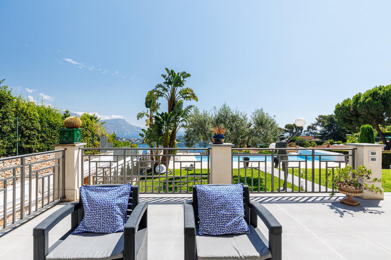 Maison - 350 m² - 7 pièces