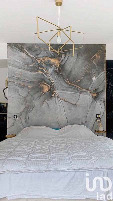 Maison - 240 m² - 7 pièces