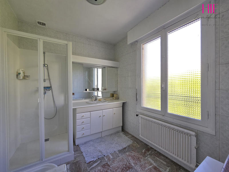 Maison traditionnelle - 103 m² - 5 pièces