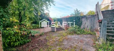 Maison - 236 m² - 8 pièces