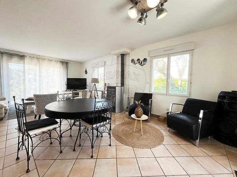 Maison - 207 m² - 8 pièces