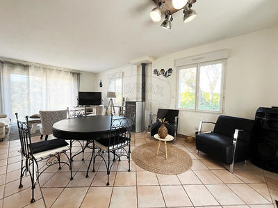 Maison - 207 m² - 8 pièces