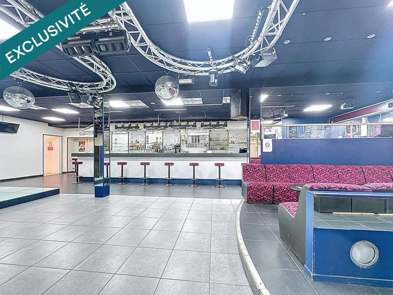 Maison - 963 m² - 16 pièces