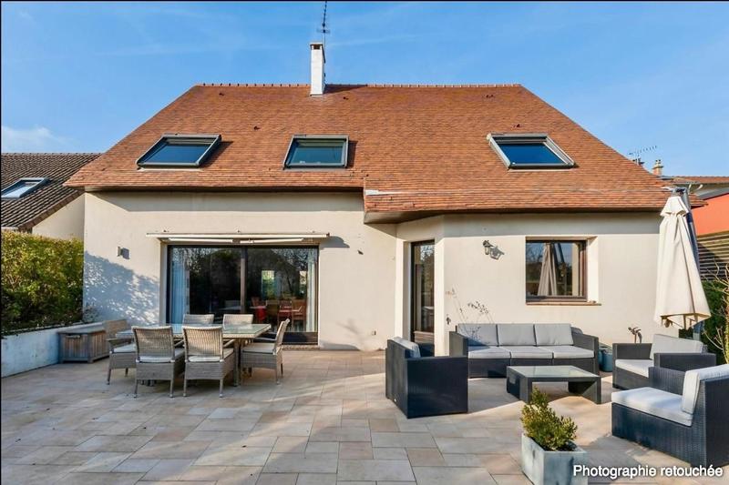 Maison - 196 m² - 7 pièces