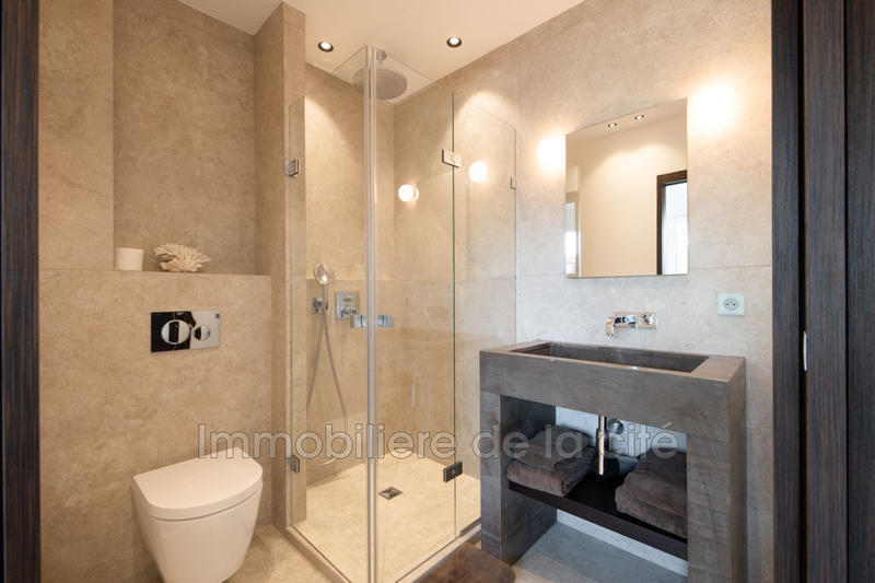 Maison - 210 m² - 7 pièces