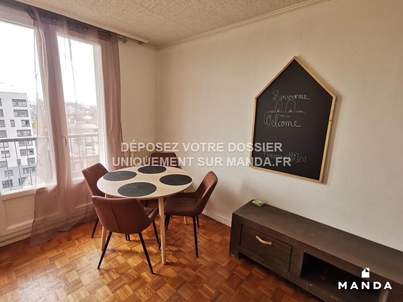 Chambre - 9 m² - 4 pièces