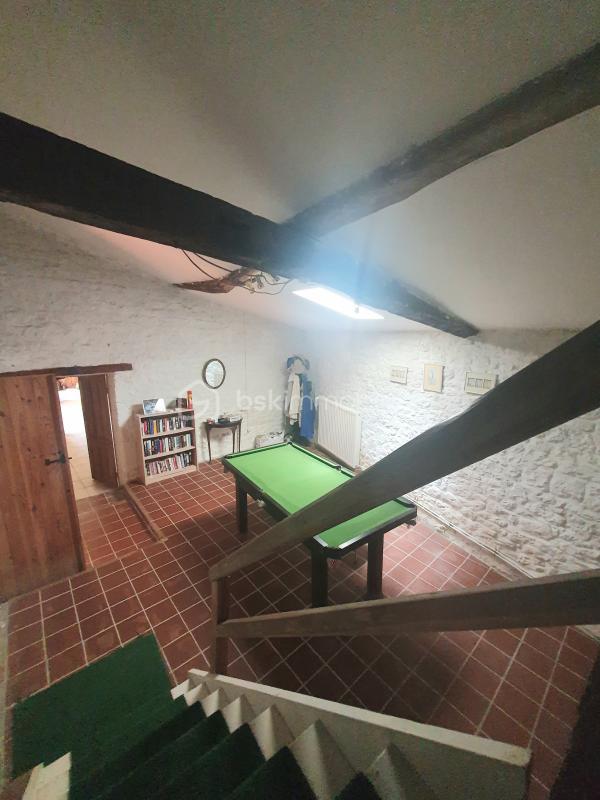 Maison en pierre - 243 m² - 6 pièces