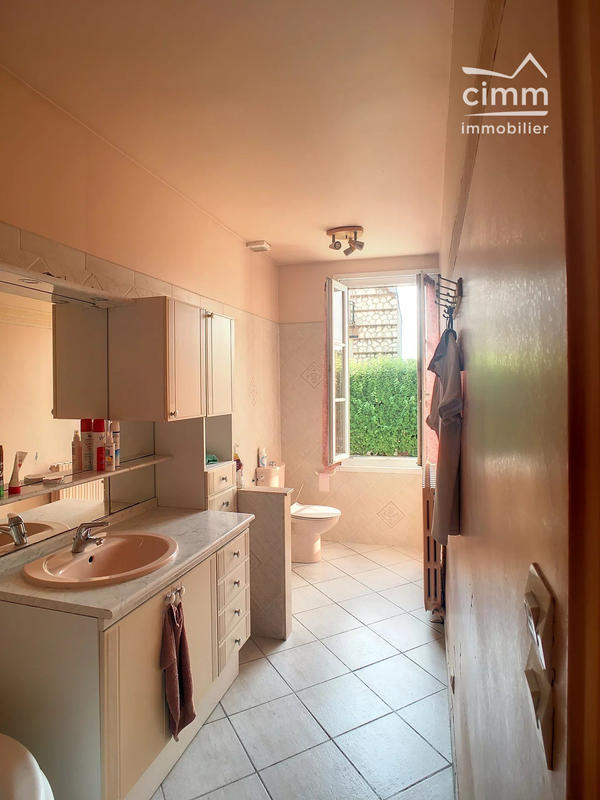 Fonds de commerce - Magasins - 93 m²