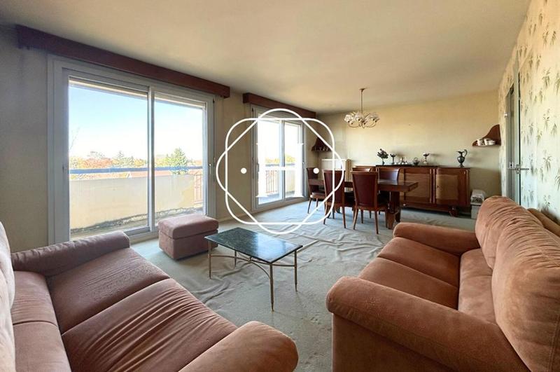 Appartement - 100 m² - 5 pièces