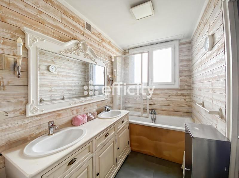 Maison - 133 m² - 6 pièces