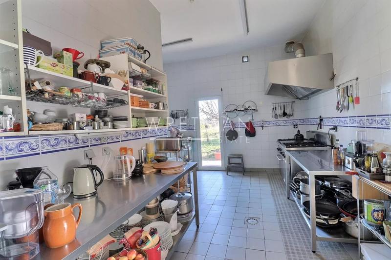 Propriété - 560 m² - 15 pièces
