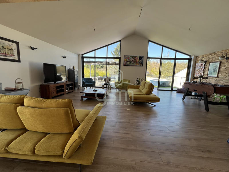 Maison contemporaine - 226 m² - 6 pièces