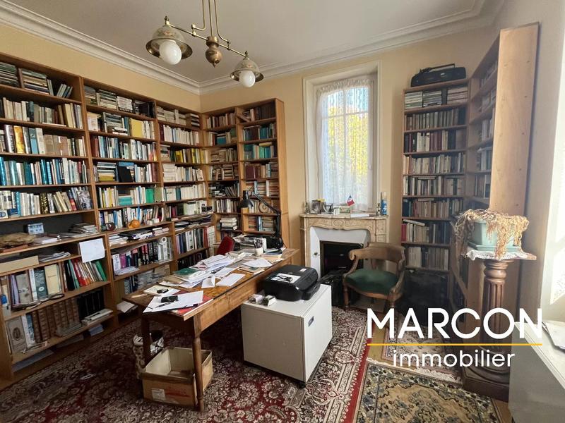 Maison - 260 m² - 15 pièces