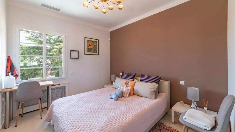 Villa - 313 m² - 8 pièces