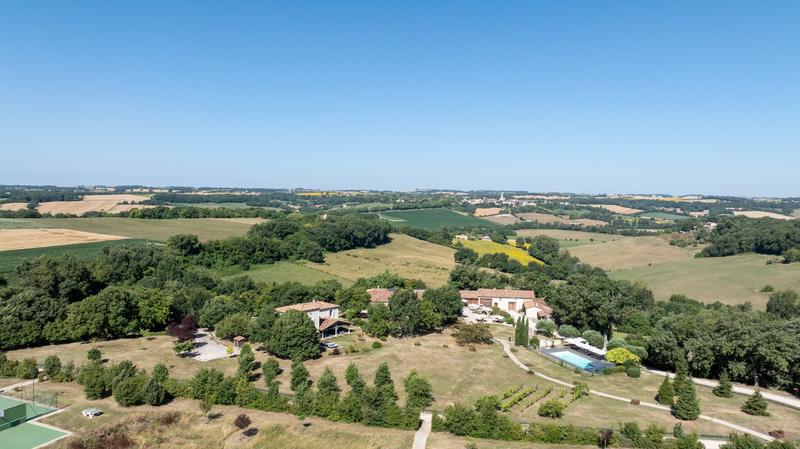 Maison de domaine - 1 000 m² - 22 pièces