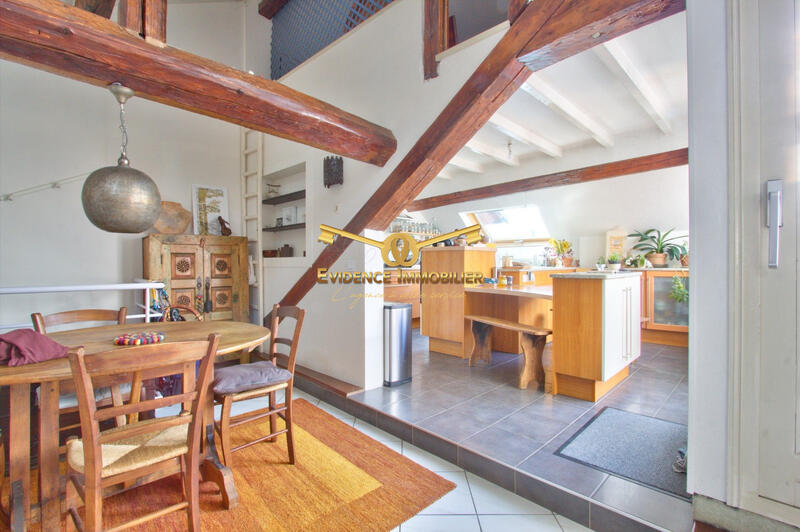 Appartement - 145 m² - 6 pièces