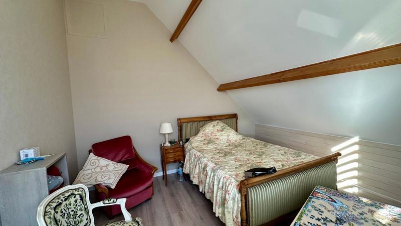 Villa - 241 m² - 8 pièces