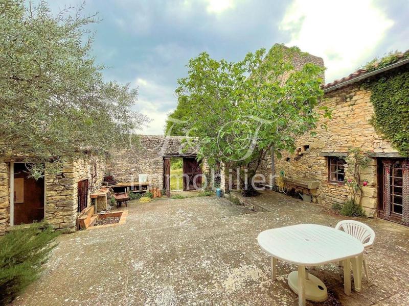 Propriété - 330 m² - 10 pièces