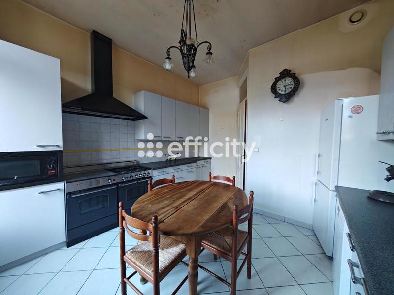 Appartement - 181 m² - 5 pièces