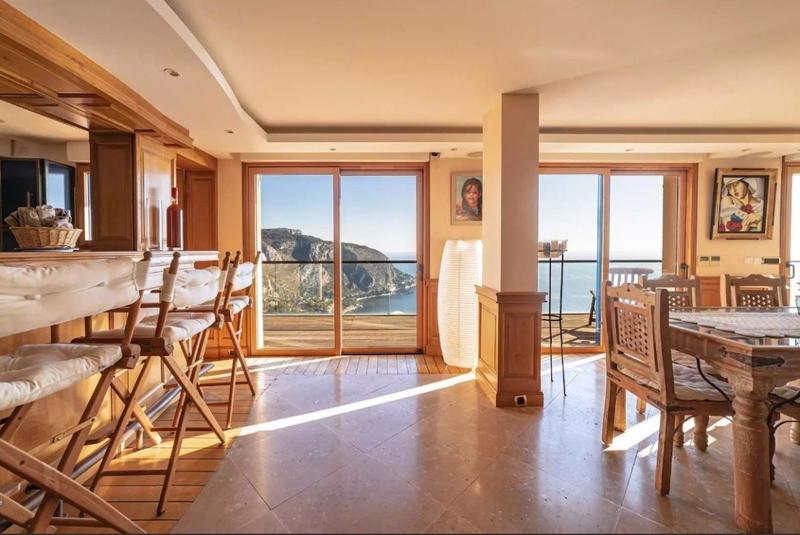 Maison - 162 m² - 8 pièces