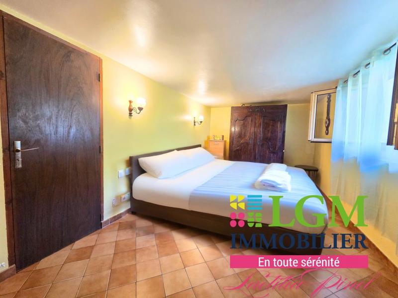 Maison - 200 m² - 7 pièces