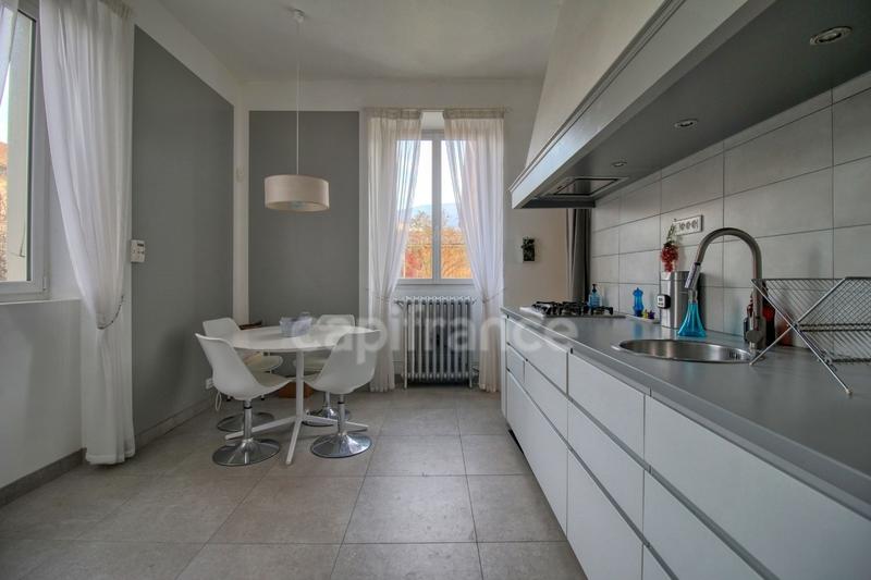Maison bourgeoise - 252 m² - 8 pièces
