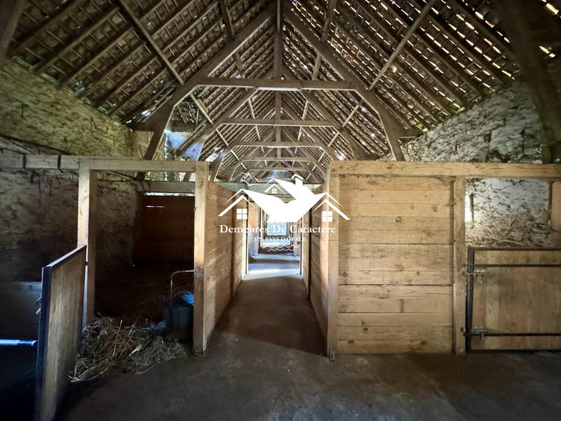 Maison - 318 m² - 12 pièces