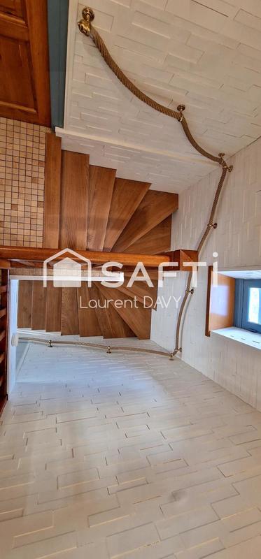 Maison - 159 m² - 7 pièces