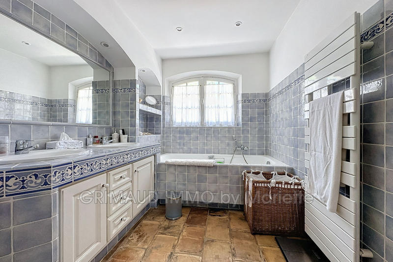 Villa - 163 m² - 5 pièces