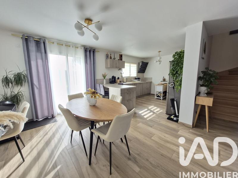 Maison - 99 m² - 5 pièces