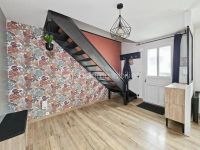 Maison - 98 m² - 5 pièces